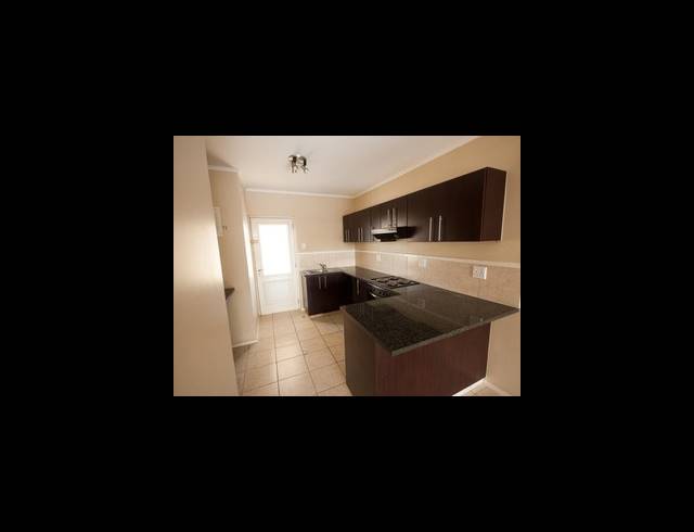 2 BEDROOM APARTMENT TO LET IN UMHLANGA RIDGE